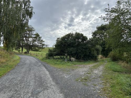 Obec Mutěnín vztyčila nový křížek 2.9. 2025.