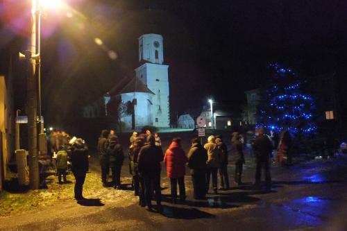 Slavnostní rozsvícení vánočního stromu v Mutěníně 1.prosince